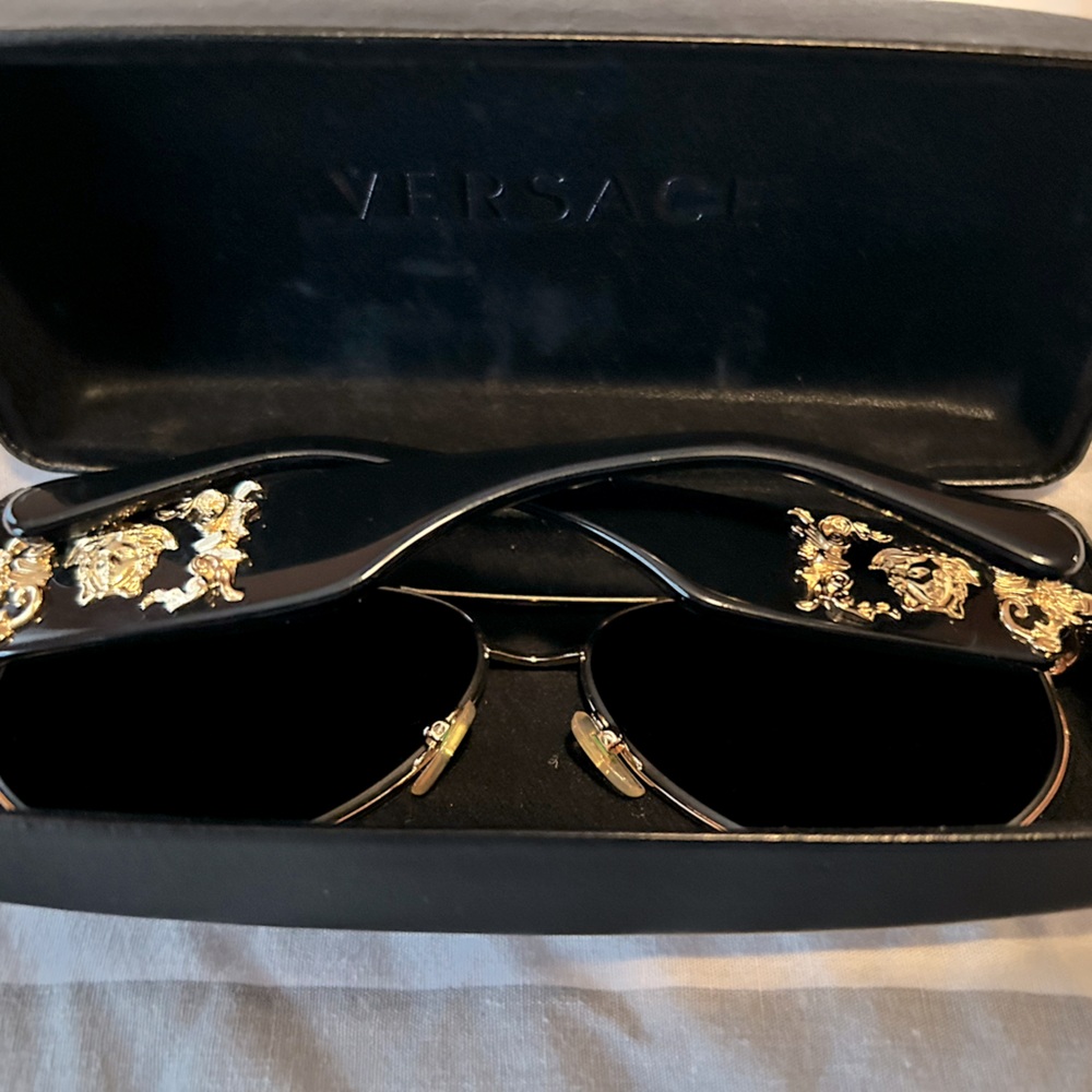 Versace VE2150Q 2150Q 1002 87 Black Gold Medusa Genuine Leather Pilot Sunglasses